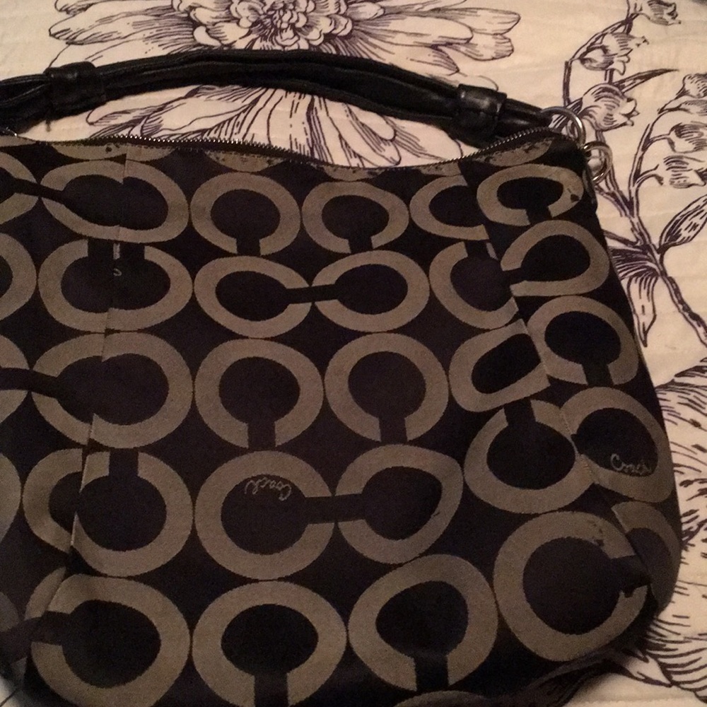 Coach shoulder bag no long strap. - Picture 4 of 4